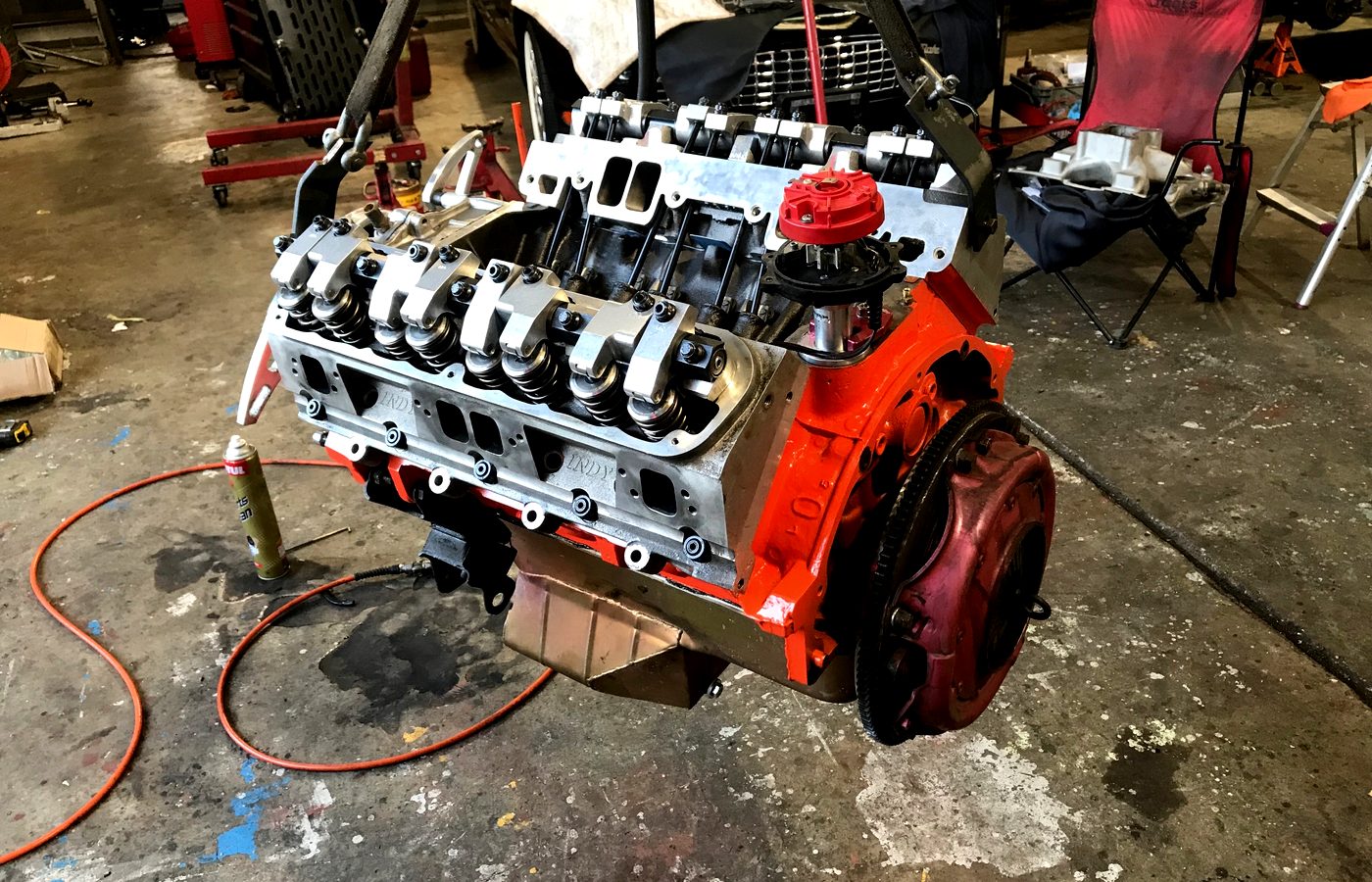 Drag-spec V8 engine assembly